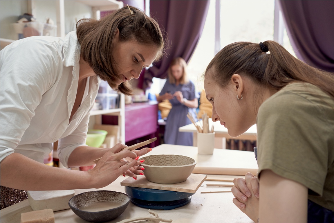 workshop about training in pottery one female tea 2021 08 28 20 48 14 utc