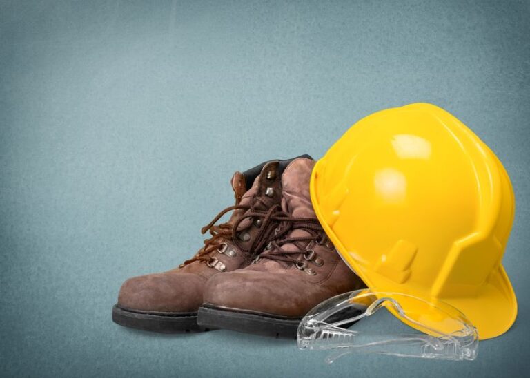 hardhat, industrial clothes, goggles.