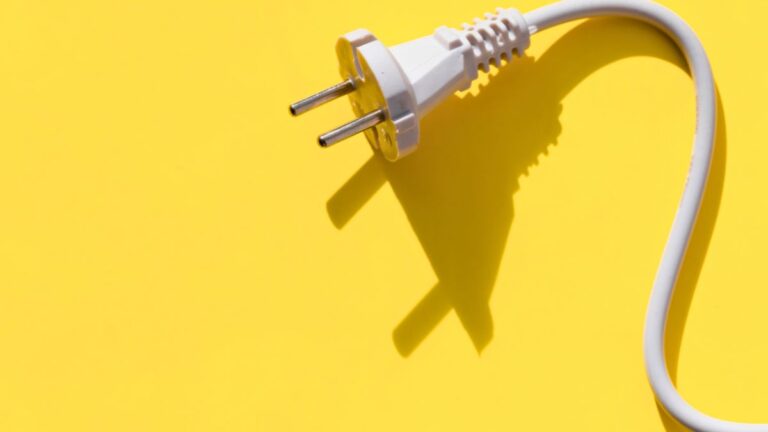 Trouver les offres d&rsquo;électricité garanties moins chères : comparatif des fournisseurs et tarifs